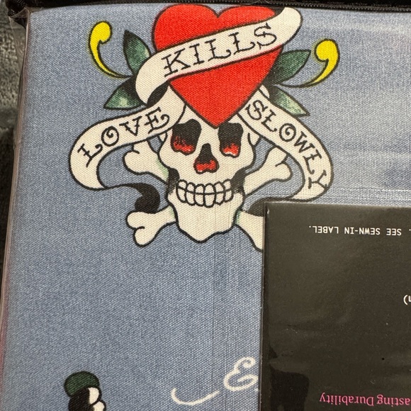 Ed Hardy Blue King Sheet Set with Tattoo Designs - Picture 5 of 10